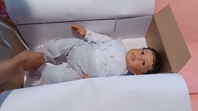 Paris by Ashton Drake Galleries Box Opening